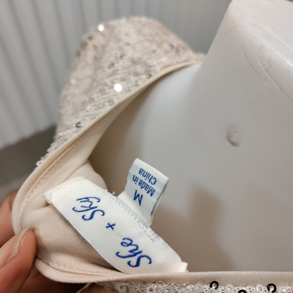 She & Sky Sequin Short Sleeve Wrap Dress size M - Picture 5 of 14